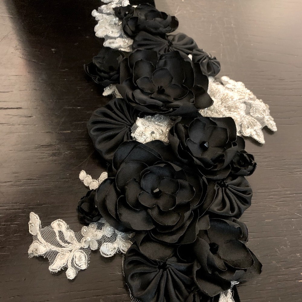 Black flower magnetic pin sash belt bridal